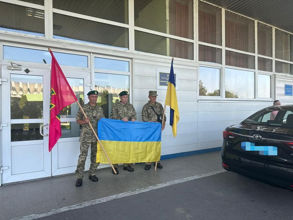 Посольство України вивезло з Угорщини трьох військовополонених