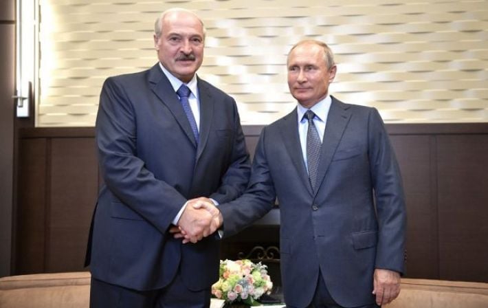 Путин позвонил Лукашенко, пожаловался на ситуацию в России
