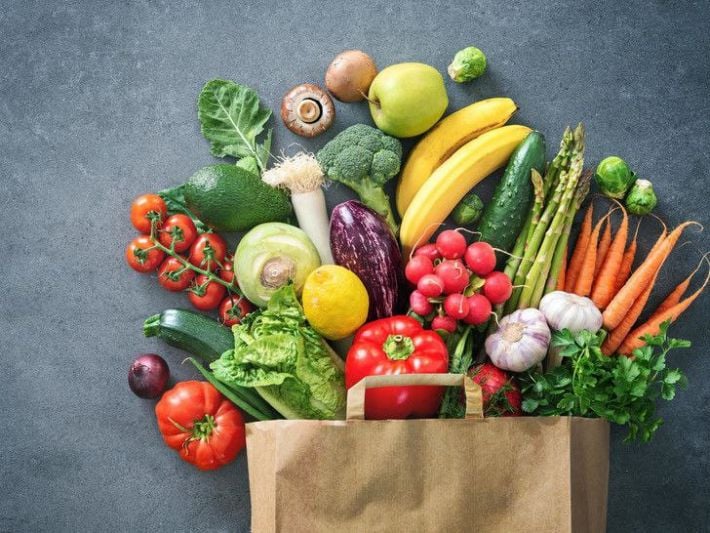В сети показали цены на сезонные овощи и фрукты в оккупированном Мелитополе