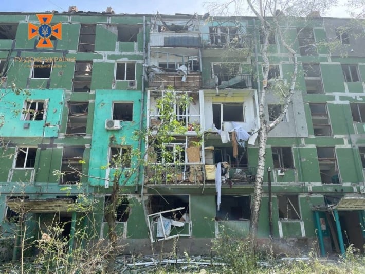 В результате вражеского обстрела в Орехове повреждено более 30 жилых зданий