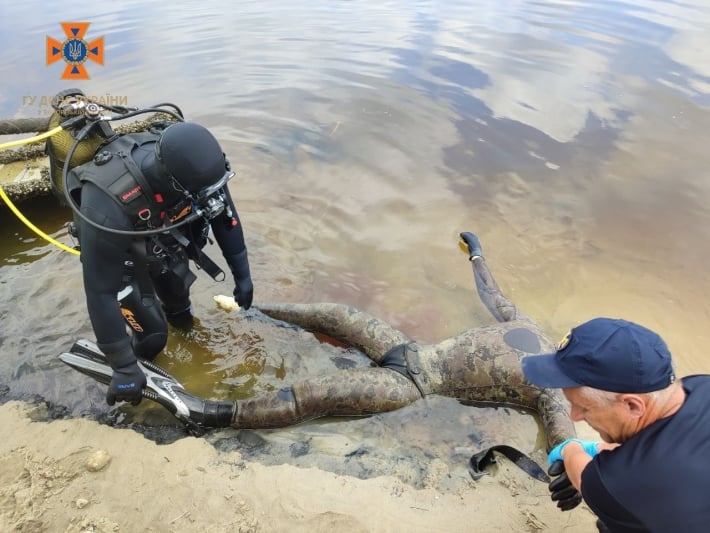 В Запорожье на воде погиб мужчина