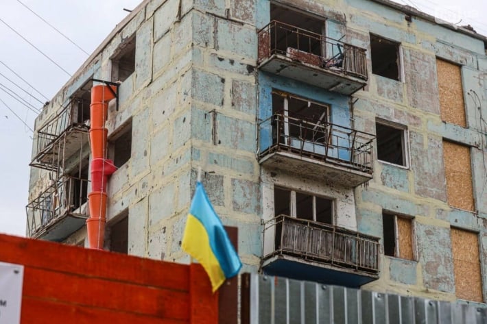 В Запорожье начали восстановление пострадавшей от ракетной атаки многоэтажки на Зестафонской