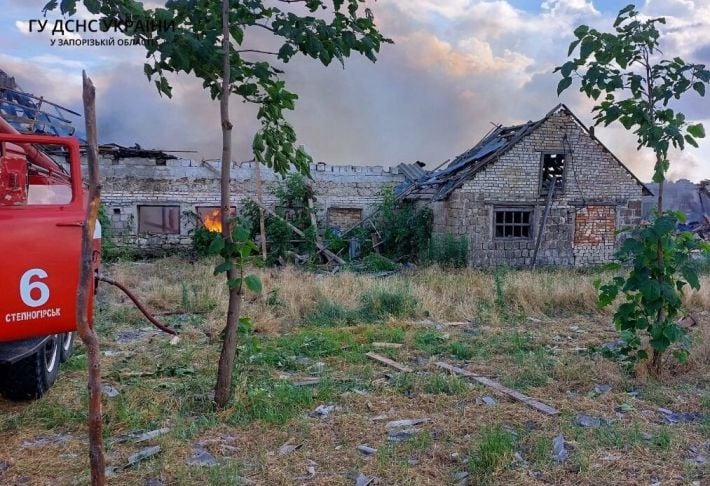 В Запорожской области вражеские обстрелы вызвали четыре пожара