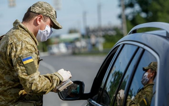 Украина может ужесточить правила въезда для иностранцев: что известно