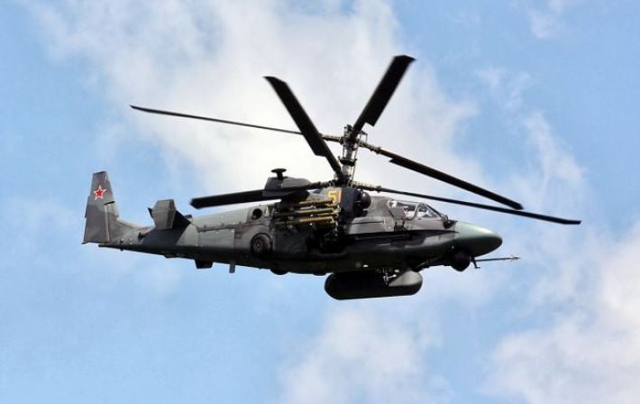 Украинские военные уничтожили вражеский вертолет Ка-52 "Аллигатор"