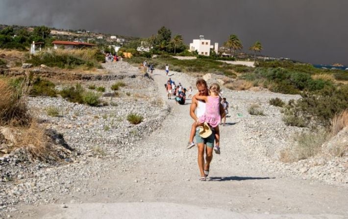 64 новых пожара. Огонь охватил уже пять регионов Греции: какая там ситуация
