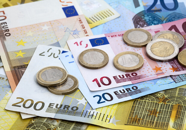 Курс валют в Україні 29 липня 2023 року: скільки коштує долар і євро -