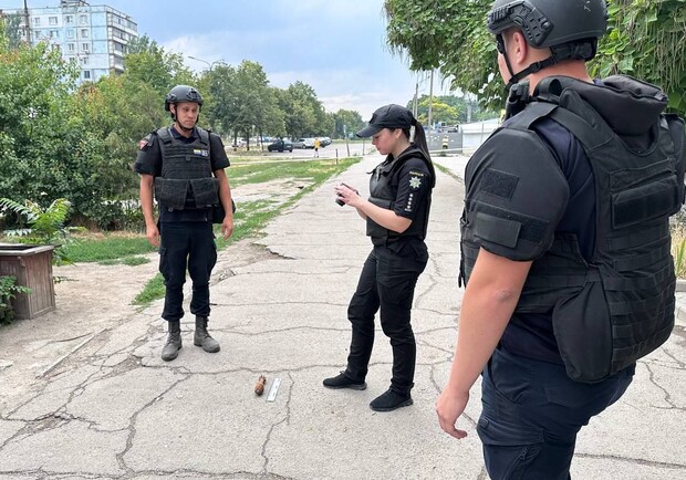 У Запоріжжі на зупинці знайшли міну -