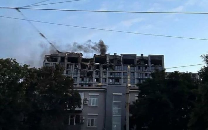 Россия нанесла удар по многоэтажке в Днепре: первые подробности
