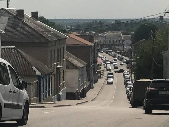 Сценка для "руссо туристо" -  оккупанты на камеру пригрозили  АЗС в Мелитополе
