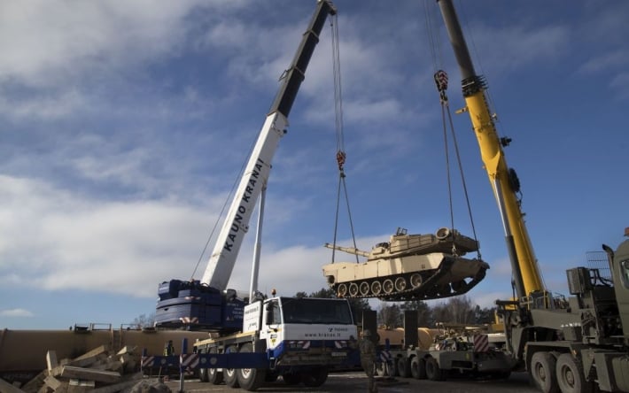 США рассчитывают начать поставку танков Abrams в Украину в сентябре — СМИ