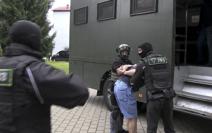 В Беларуси задержали украинку: ее обвинили в "разжигании войны между Россией и Украиной"