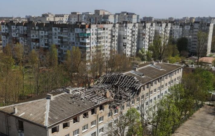 В Херсоне россияне обстреляли аптеку и кафе, ранен мужчина