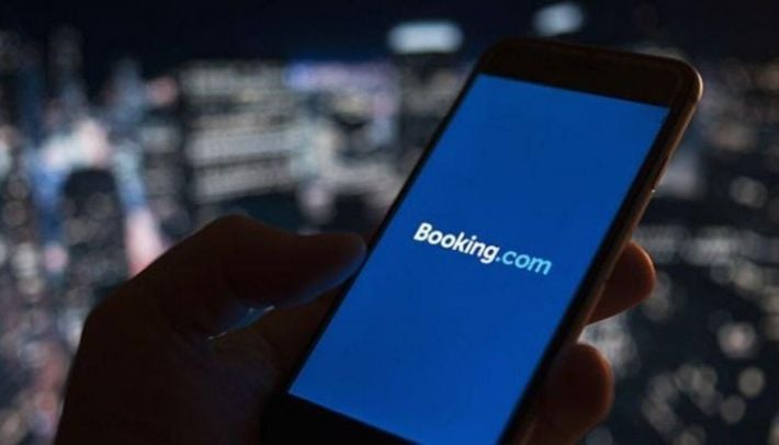 В оккупированном Мелитополе Booking.com приостановил возможность бронирования