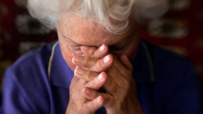 В оккупированном Мелитополе пенсионерку развели "сотрудники" банка