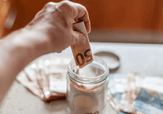 Курс валют в Україні 31 серпня 2023 року: скільки коштує долар і євро. 