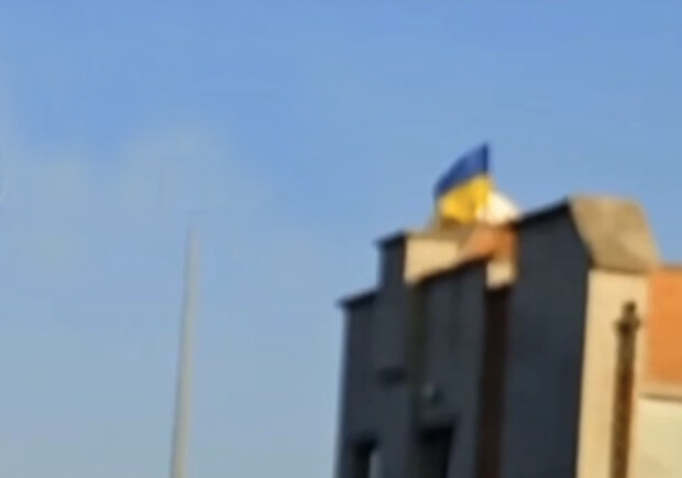В окупованому Бердянську повісили український прапор 