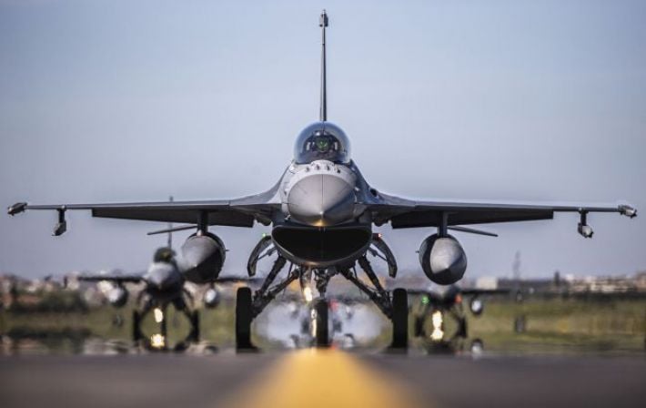 Дания подтвердила согласие передать Украине самолеты F-16