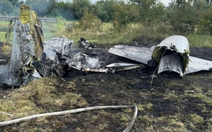На Житомирщине столкнулись два учебных самолета, погибли трое пилотов: в Воздушных силах сообщили детали