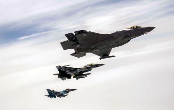 США перебрасывают в Британию полсотни носителей ядерных бомб F-35, - The Telegraph