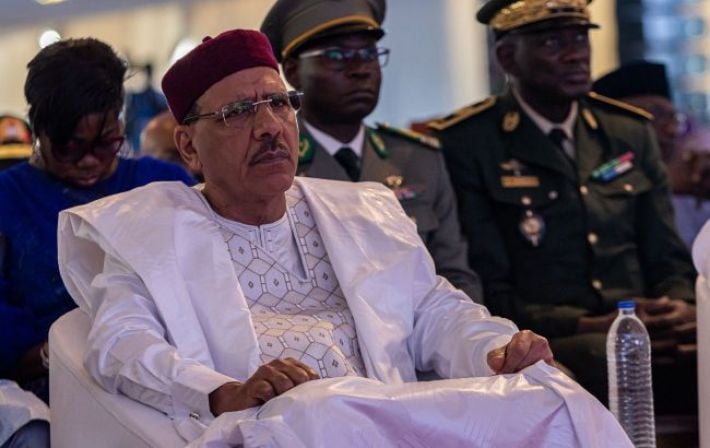 США привлекут хунту Нигера к ответу за безопасность задержанного президента, - Блинкен