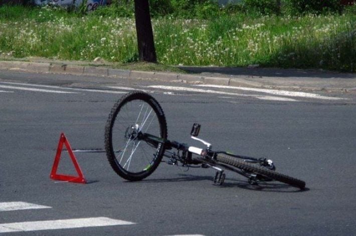 В Мелитополе автомобиль сбил ребенка на велосипеде и скрылся с места ДТП