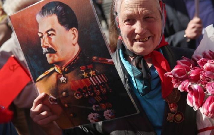 В Украине осталось менее 5% сторонников Сталина, на территории России - более 60%