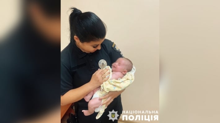 В Запорожье женщина оставила младенца на бабушку, которая находилась в состоянии алкогольного опьянения