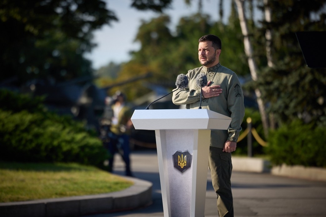 Зеленський привітав українців з Днем прапора