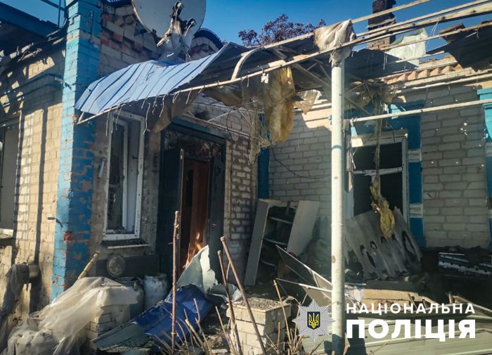 Поліція показала наслідки обстрілів у Запорізькій області за добу -