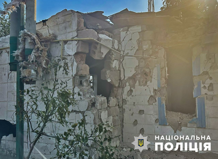 Авіаудари, РСЗВ та артилерія: у Запорізькій області через обстріли РФ зруйновано будинки та магазин.