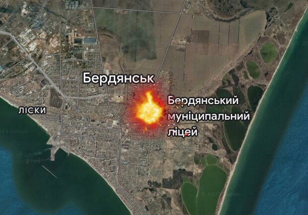 У Бердянську пролунали вибухи на території "передвиборчої дільниці" -