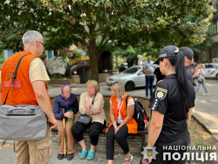 Не годувала й змушувала жебракувати: в Запоріжжі жінка знущалась над своєю мамою.