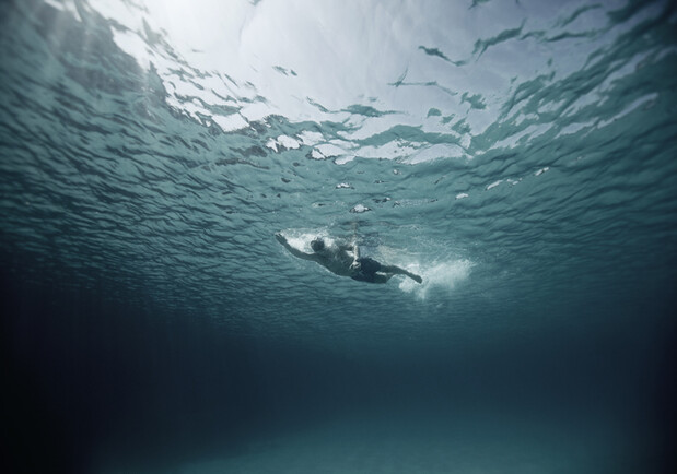 Киянин розповів, як відплив з України до Молдови - фото: gettyimages.com, underwater graphics