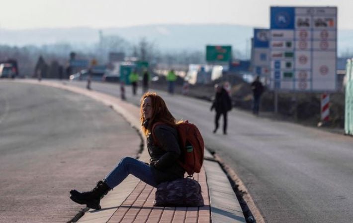 Польша закрыла самый большой центр для беженцев. Где теперь жить украинцам, убегающим от войны?