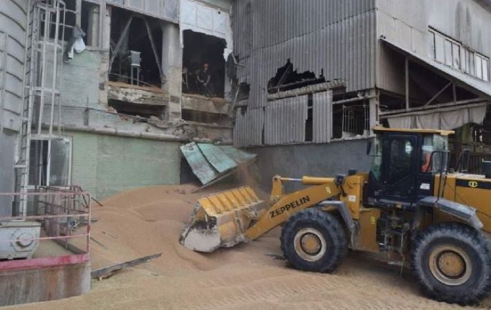 В Чернигове трех человек засыпало зерном на элеваторе: они погибли