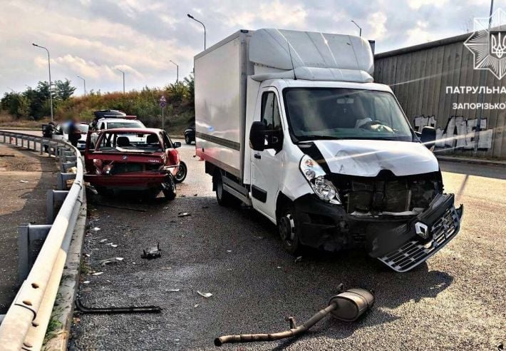 В Запорожье в ДТП попали грузовик и легковое авто