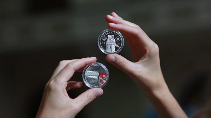 Нацбанк презентував пам'ятні монети присвячені захисницям України -