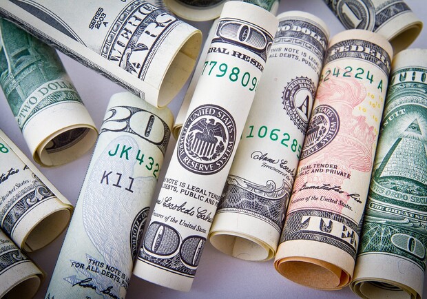 Курс валют в Україні 8 жовтня 2023 року: скільки коштує долар і євро. 