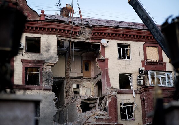 У Запоріжжі відбудують багатоповерхівку на проспекті, яка постраждала від російської ракети. 