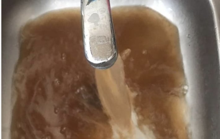 Рашисты заставили жителей Нового Мелитополя мыться "кока-колой"