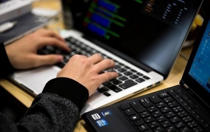 Мошенники выманивают у пользователей пароли от страниц в соцсетях - Минюст