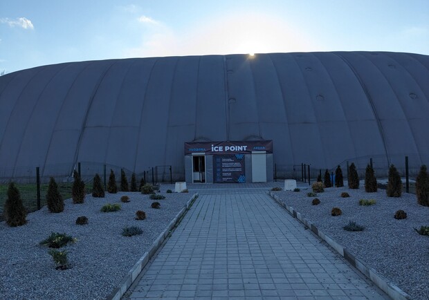 У Запоріжжі відкрили нову льодову арену: графік роботи та вартість. 
