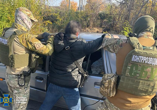 СБУ затримала агента ФСБ, який працював у Запорізькій ОВА. 