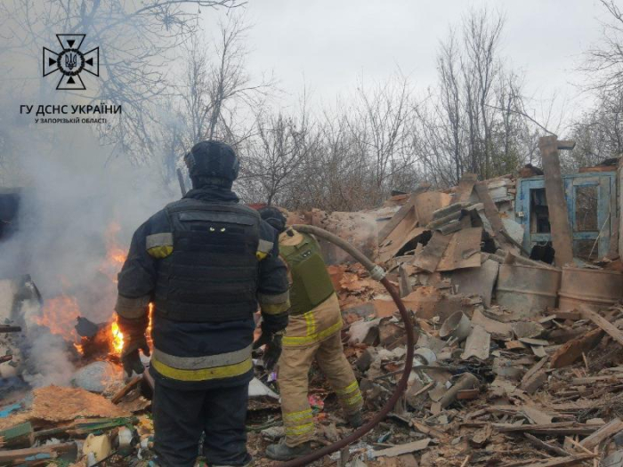 У Запоріжжі рятувальники ліквідували загоряння будівель внаслідок атаки Shahed.