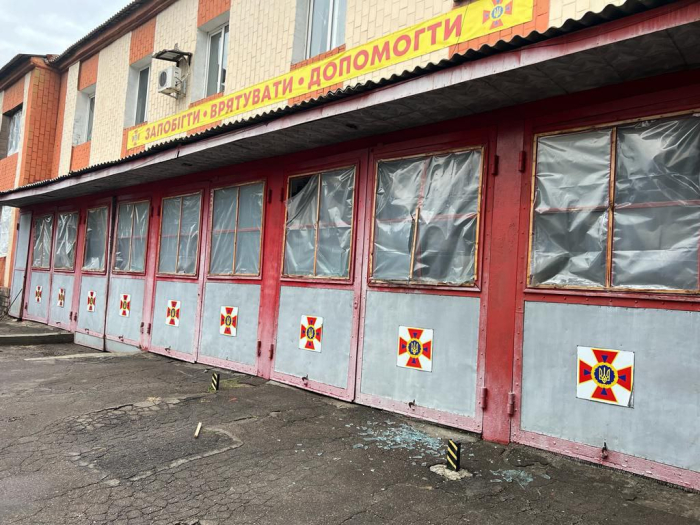 У Запорізькій області від обстрілів постраждала пожежна частина фото 3 2
