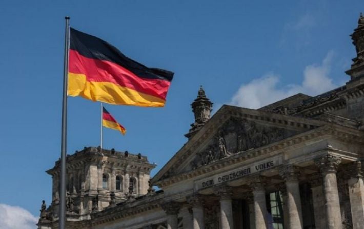 Дыра в бюджете Германии "заморозила" помощь Украине на 8 миллиардов евро, - Reuters