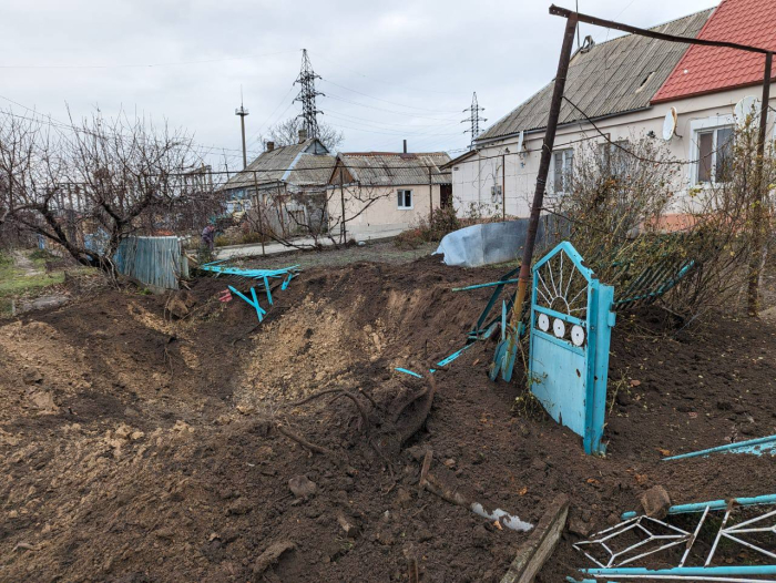 РФ здійснила масований обстріл населеного пункту у Василівському районі.