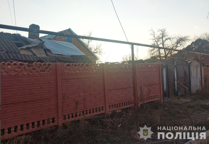 В Оріхові авіаційний снаряд влучив в багатоповерхівку.