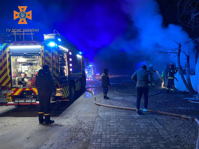 У Запоріжжі сталася смертельна пожежа в модульному містечку.